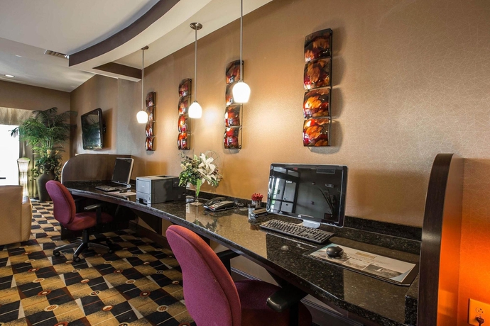 Imagen de los interiores del Hotel Comfort Suites At Westgate Mall. Foto 10