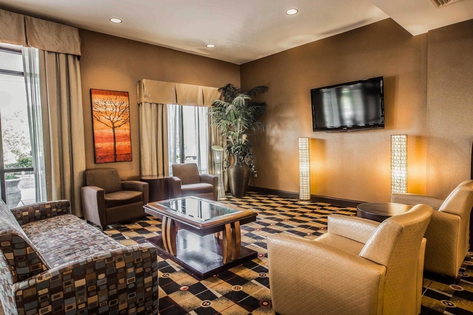 Imagen de los interiores del Hotel Comfort Suites At Westgate Mall. Foto 11