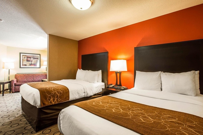 Imagen de los exteriores del Hotel Comfort Suites At Westgate Mall. Foto 8
