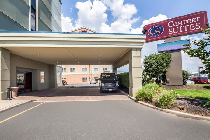 Imagen general del Hotel Comfort Suites At Woodbridge. Foto 1