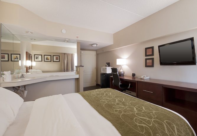 Imagen de la habitación del Hotel Comfort Suites At Woodbridge. Foto 4