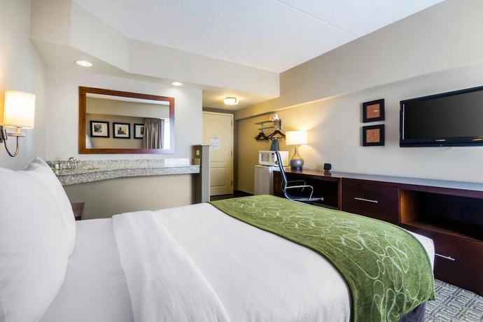 Imagen de la habitación del Hotel Comfort Suites At Woodbridge. Foto 5