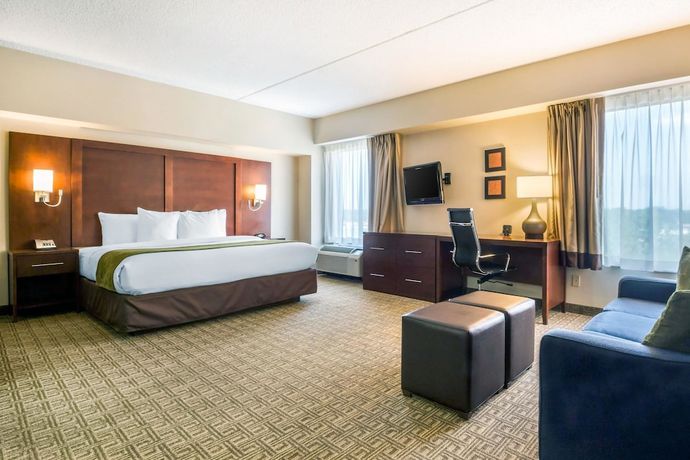 Imagen de la habitación del Hotel Comfort Suites At Woodbridge. Foto 14