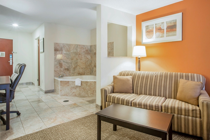 Imagen de los interiores del Hotel Comfort Suites Atlanta Airport. Foto 10