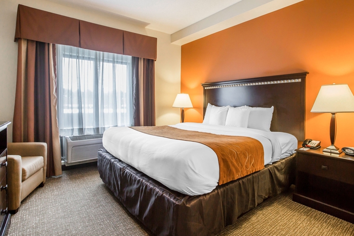 Imagen de la habitación del Hotel Comfort Suites Atlanta Airport. Foto 9