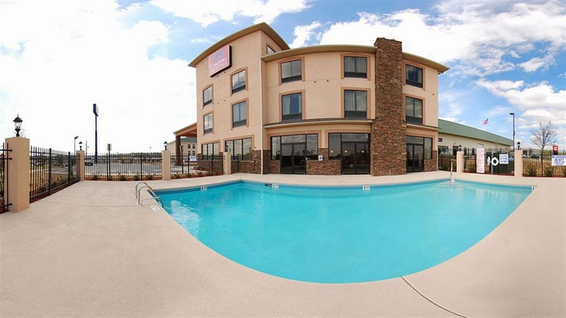 Imagen de la piscina del Hotel Comfort Suites Augusta Riverwatch. Foto 13