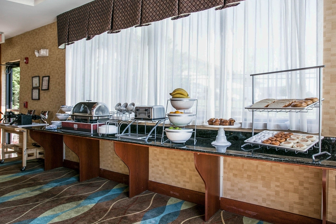 Imagen del bar/restaurante del Hotel Comfort Suites Augusta Riverwatch. Foto 2
