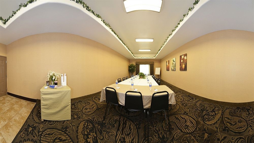 Imagen de los interiores del Hotel Comfort Suites Bay City. Foto 5