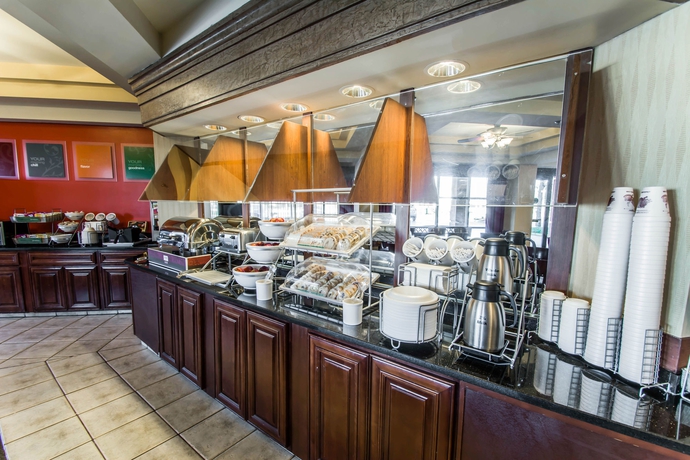 Imagen del bar/restaurante del Hotel Comfort Suites - Baymeadows. Foto 4