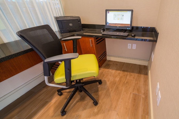 Imagen general del Hotel Comfort Suites Beachfront. Foto 1