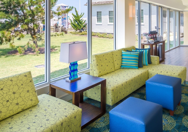 Imagen de los interiores del Hotel Comfort Suites Beachfront. Foto 12