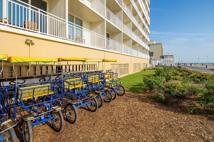 Imagen general del Hotel Comfort Suites Beachfront. Foto 2
