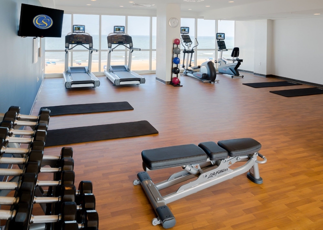Imagen de los interiores del Hotel Comfort Suites Beachfront. Foto 13