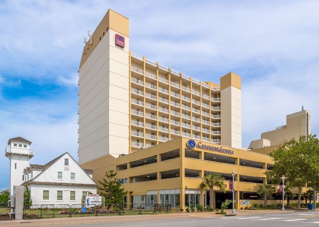 Imagen general del Hotel Comfort Suites Beachfront. Foto 4