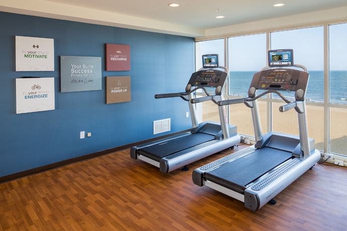 Imagen de los interiores del Hotel Comfort Suites Beachfront. Foto 15