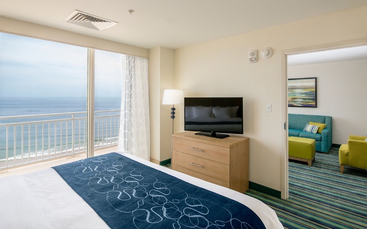 Imagen de la habitación del Hotel Comfort Suites Beachfront. Foto 8