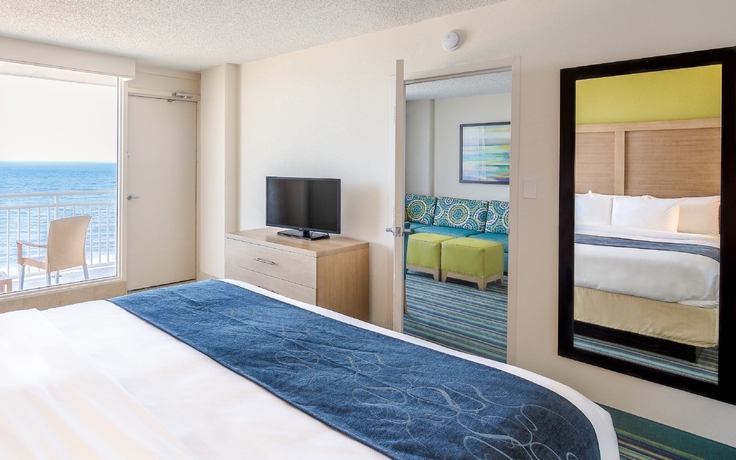 Imagen de la habitación del Hotel Comfort Suites Beachfront. Foto 9