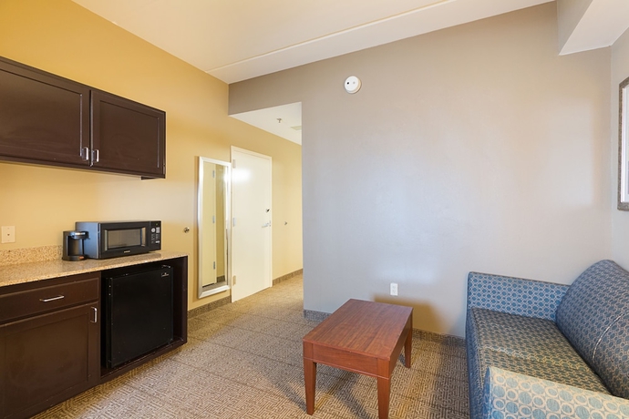 Imagen de la habitación del Hotel Comfort Suites Beachside. Foto 7