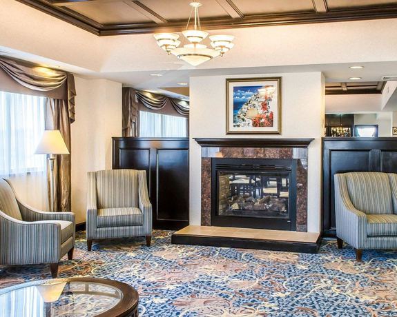 Imagen de los interiores del Hotel Comfort Suites Bloomsburg. Foto 17