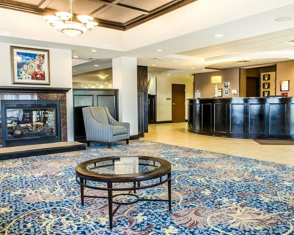 Imagen de los interiores del Hotel Comfort Suites Bloomsburg. Foto 18