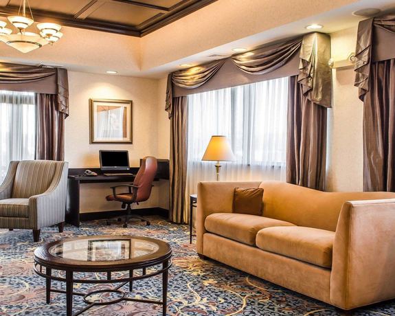 Imagen de los interiores del Hotel Comfort Suites Bloomsburg. Foto 20