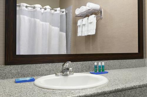 Imagen de la habitación del Hotel Comfort Suites Boise West Meridian. Foto 17