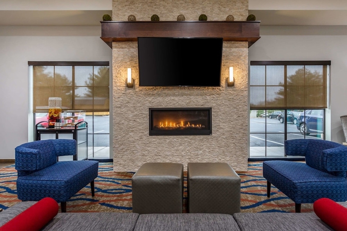 Imagen de los interiores del Hotel Comfort Suites, Bowling Green. Foto 17