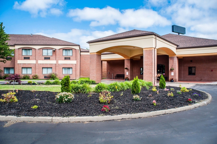 Imagen de los exteriores del Hotel Comfort Suites, Buffalo. Foto 8