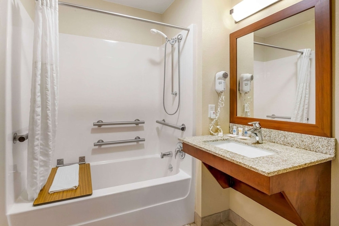 Imagen de la habitación del Hotel Comfort Suites Burlington. Foto 17