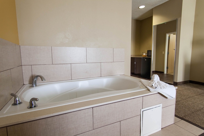 Imagen de la habitación del Hotel Comfort Suites Central/i-44. Foto 8