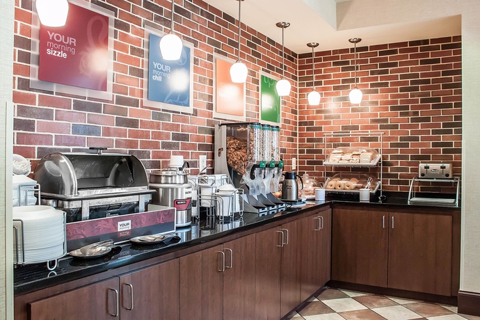 Imagen del bar/restaurante del Hotel Comfort Suites Charleston West Ashley. Foto 2