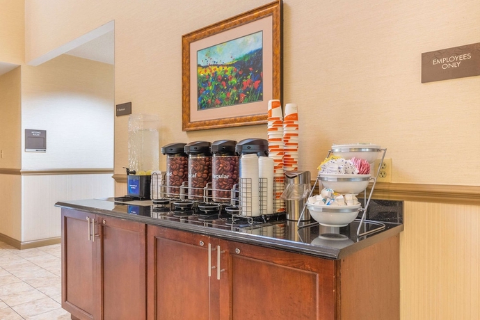 Imagen de los interiores del Hotel Comfort Suites Chesapeake - Norfolk. Foto 15