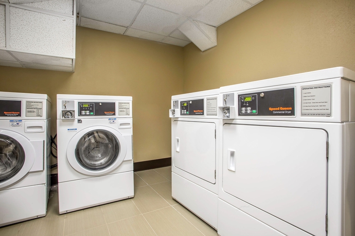 Imagen de los interiores del Hotel Comfort Suites Chicago O'hare Airport. Foto 13