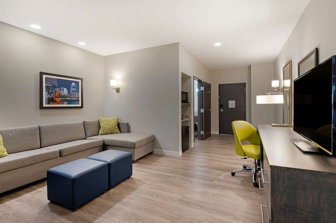 Imagen de la habitación del Hotel Comfort Suites Cincinnati University - Downtown. Foto 8