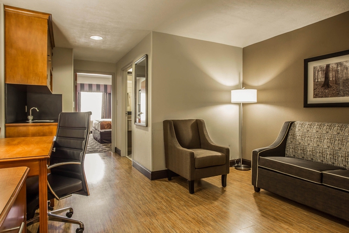 Imagen de los interiores del Hotel Comfort Suites Columbia At Harbison. Foto 8