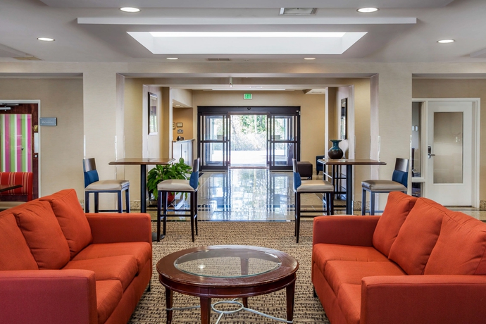 Imagen de los interiores del Hotel Comfort Suites Columbia Gateway. Foto 13