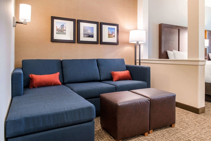 Imagen de la habitación del Hotel Comfort Suites Columbus Airport. Foto 7