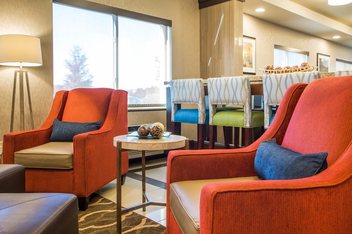 Imagen de los interiores del Hotel Comfort Suites Columbus West - Hilliard. Foto 10