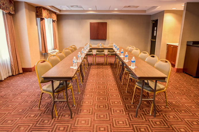 Imagen de los interiores del Hotel Comfort Suites Concord Mills. Foto 14
