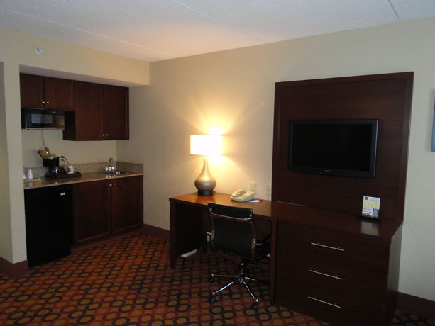Imagen de la habitación del Hotel Comfort Suites Concord Mills. Foto 7