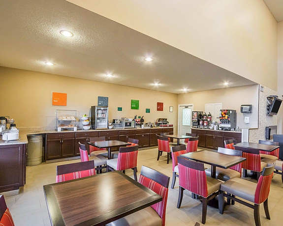 Imagen del bar/restaurante del Hotel Comfort Suites, Cordova. Foto 4
