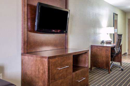 Imagen de la habitación del Hotel Comfort Suites Delavan - Lake Geneva Area. Foto 7