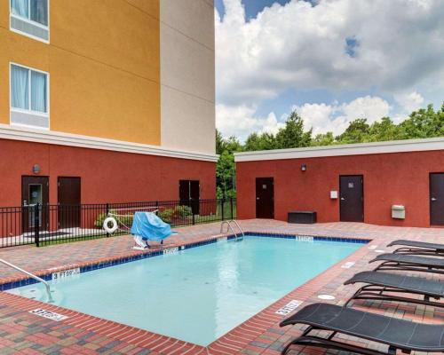 Imagen general del Hotel Comfort Suites Denham Springs, Denham Springs. Foto 2