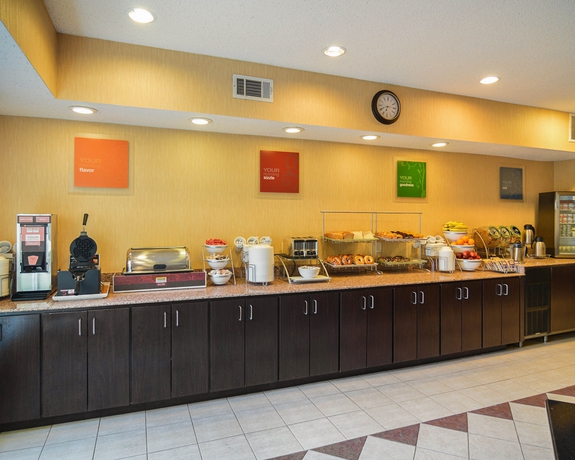 Imagen del bar/restaurante del Hotel Comfort Suites Dfw Airport. Foto 3