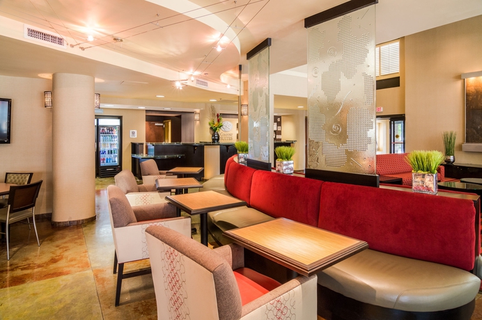 Imagen del bar/restaurante del Hotel Comfort Suites Dfw North/grapevine. Foto 3