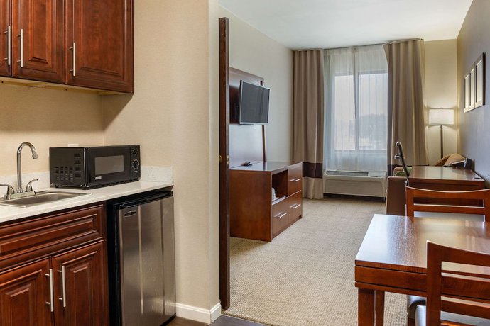 Imagen de la habitación del Hotel Comfort Suites Dover. Foto 6