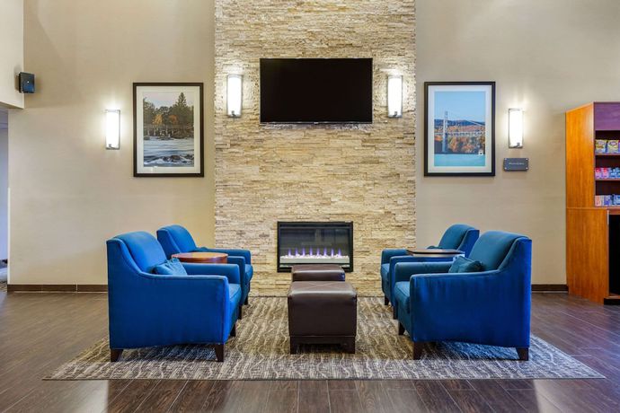 Imagen de los interiores del Hotel Comfort Suites Dover. Foto 19