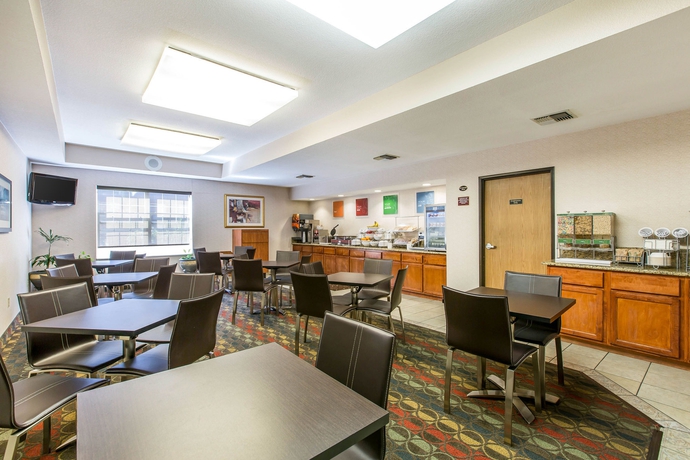 Imagen del bar/restaurante del Hotel Comfort Suites Downtown Sacramento. Foto 2