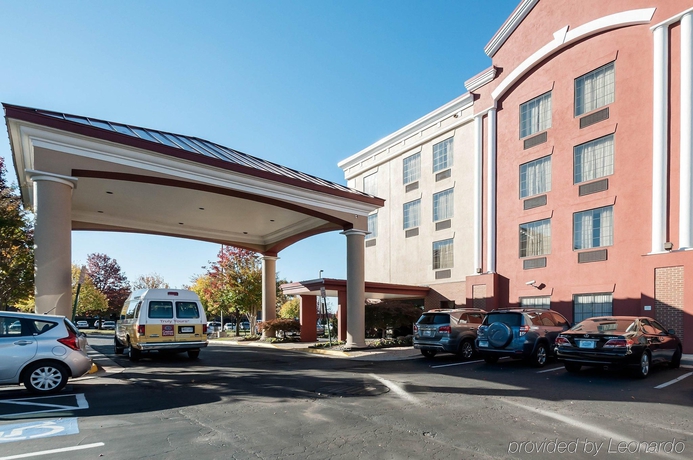 Imagen de los exteriores del Hotel Comfort Suites Dulles Airport. Foto 9