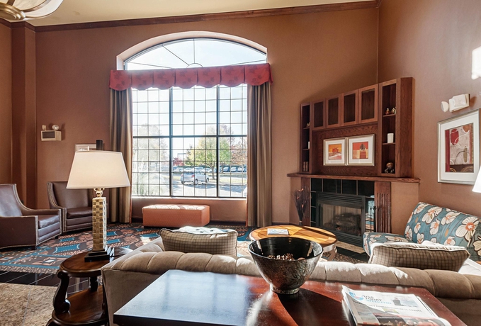 Imagen de los interiores del Hotel Comfort Suites Dulles Airport. Foto 13